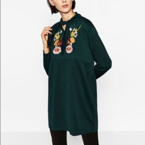 Zara Dresses & Skirts - Zara Unique Green Dress with Embroidered Flowers